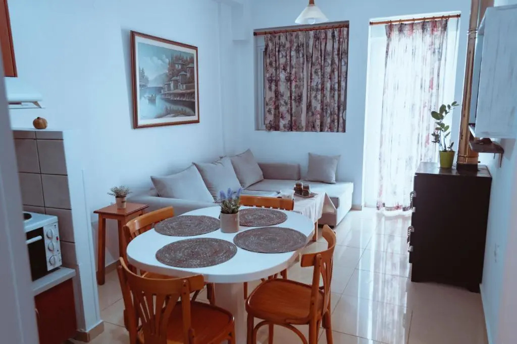 Sun Βy Τhe Sea 100m from the beach