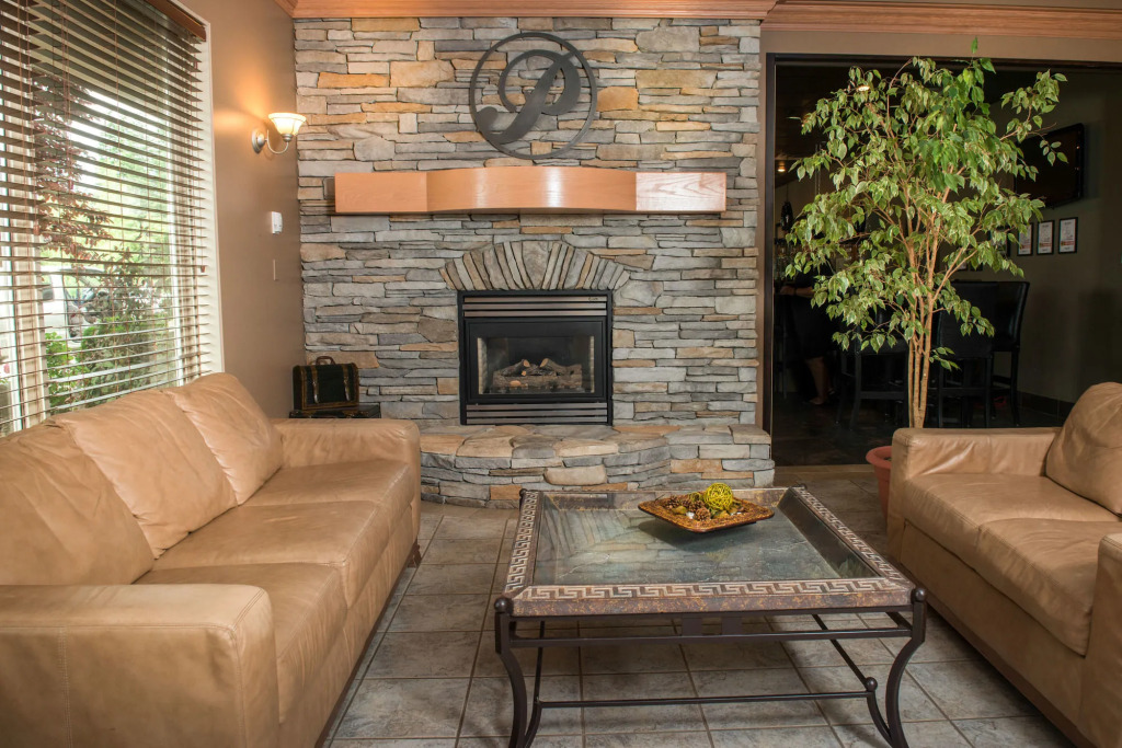 Hilltop Inn - Salmon Arm