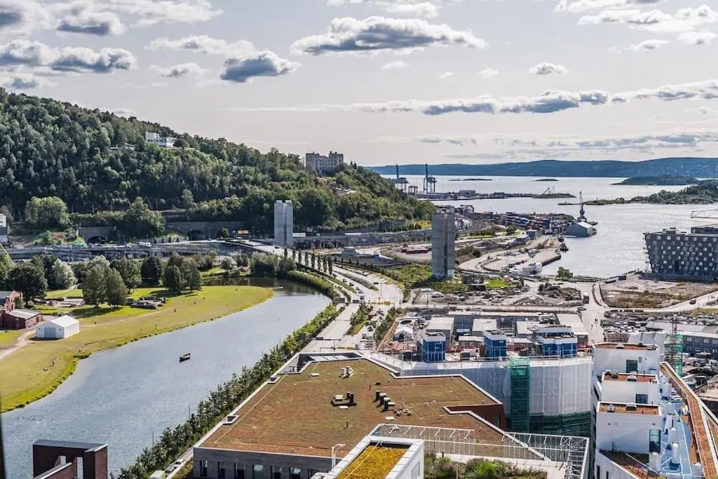 Modern and luxurious 2 Bed Room with west facing balcony in OSLO BARCODE