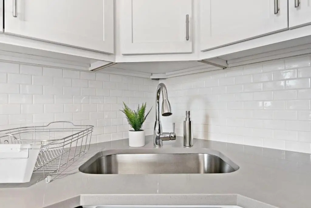 Lit & Trendy 1-Bedroom Apt in the Iconic Hyde Park