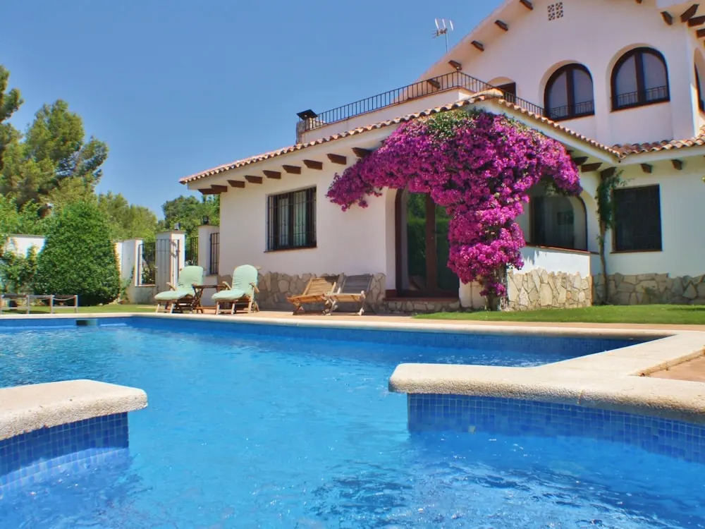 Captivating Villa in El Vendrell With Swimming Pool