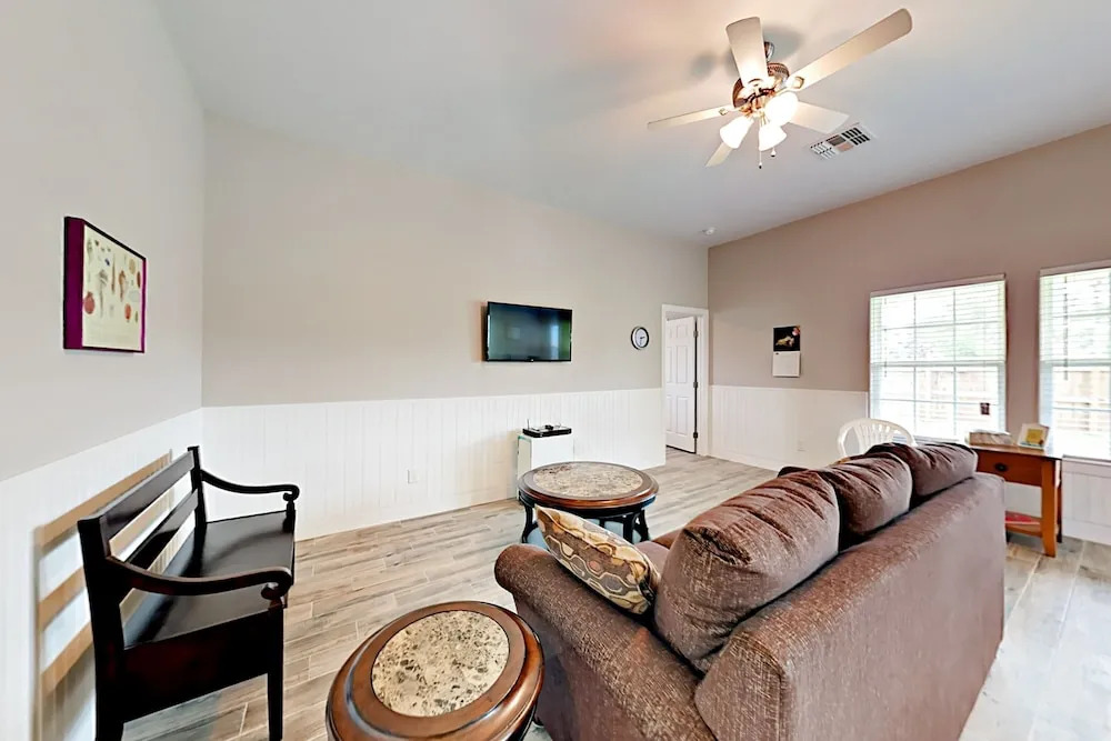 1411 Linden Home 3 Bedrooms 2 Bathrooms Home