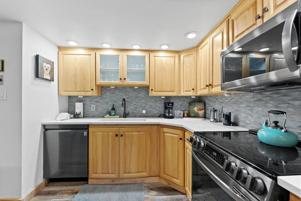 Summit House East #313