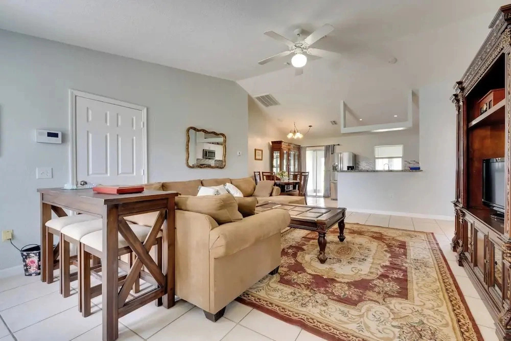 Fenced Yard & Game Room: Family Home in Kissimmee