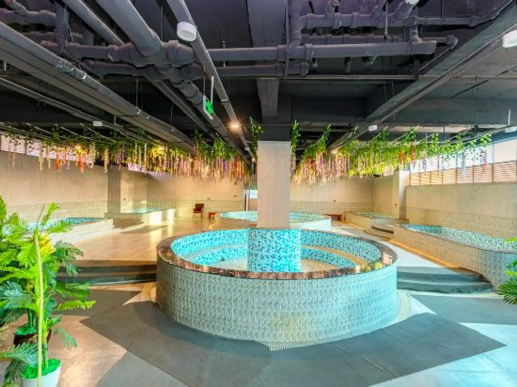 Chunchen Hotel
