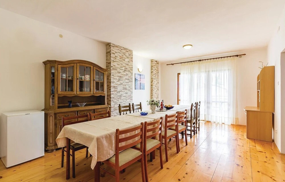 Amazing Home in Stinjan With Wifi and 6 Bedrooms