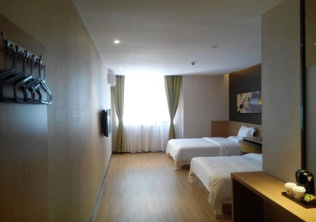 IU Hotel Guangzhou Jingxi Southern Hospital Metro Branch
