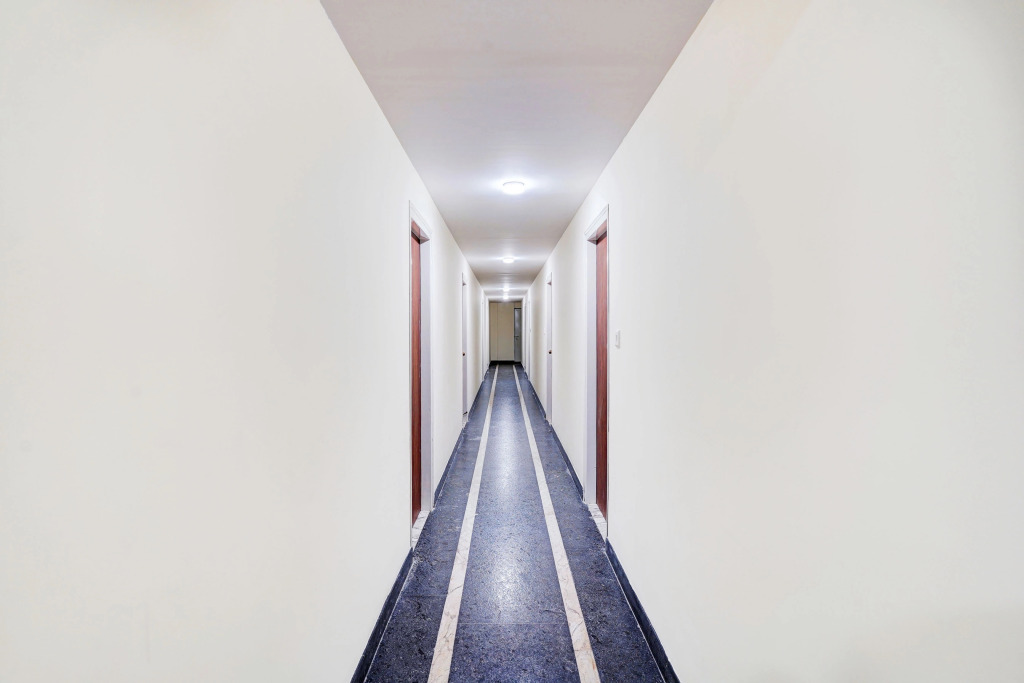 Hotel O RR Comforts