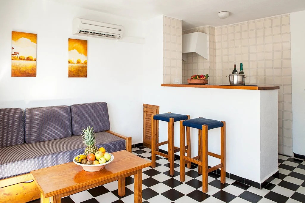Apartamentos Es Pujols - Emar Hotels
