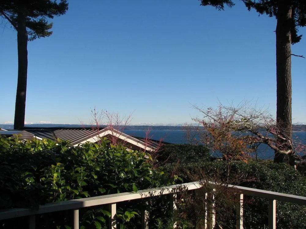 Skiff Point Guest House