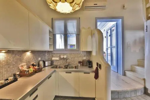 Ivi Mykonean Suites Ornos
