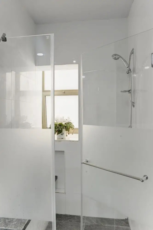 3 Bedrooms - Ben Yehuda
