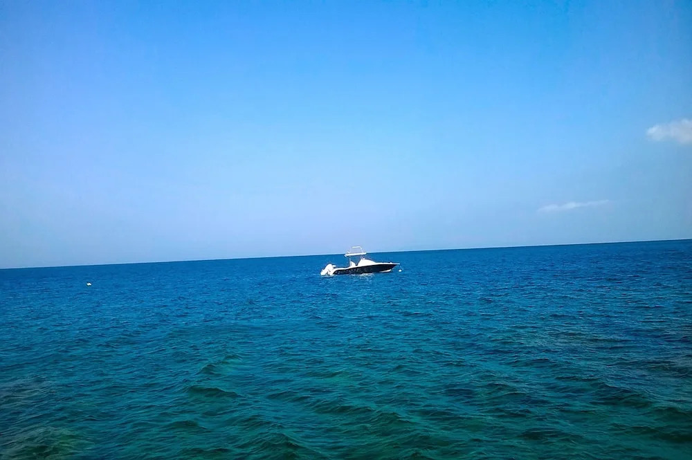 Meaco Hotel - Anilao