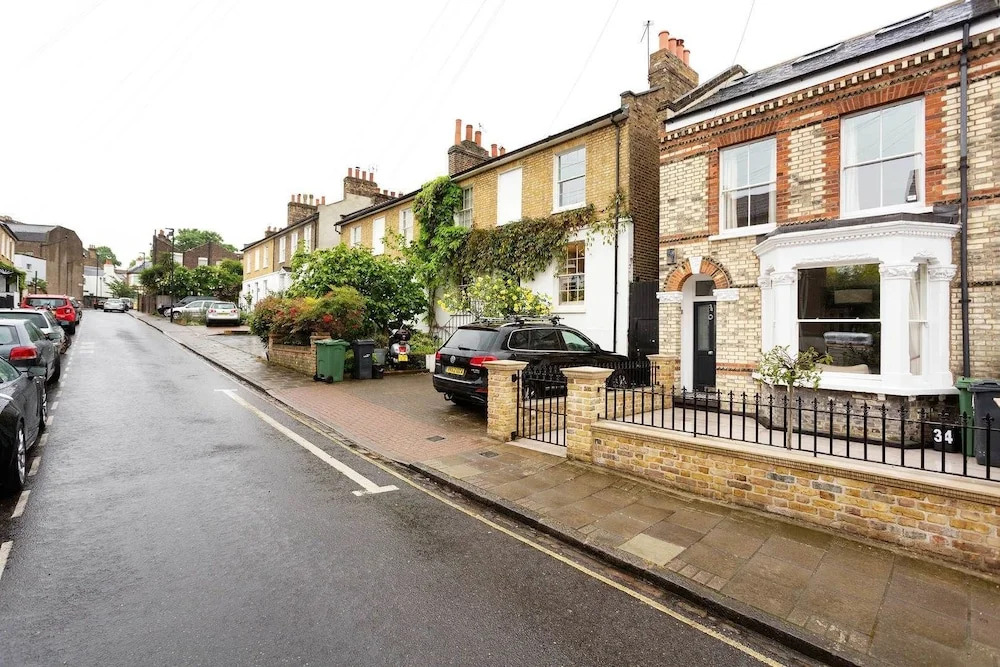 Veeve - Clapham Garden