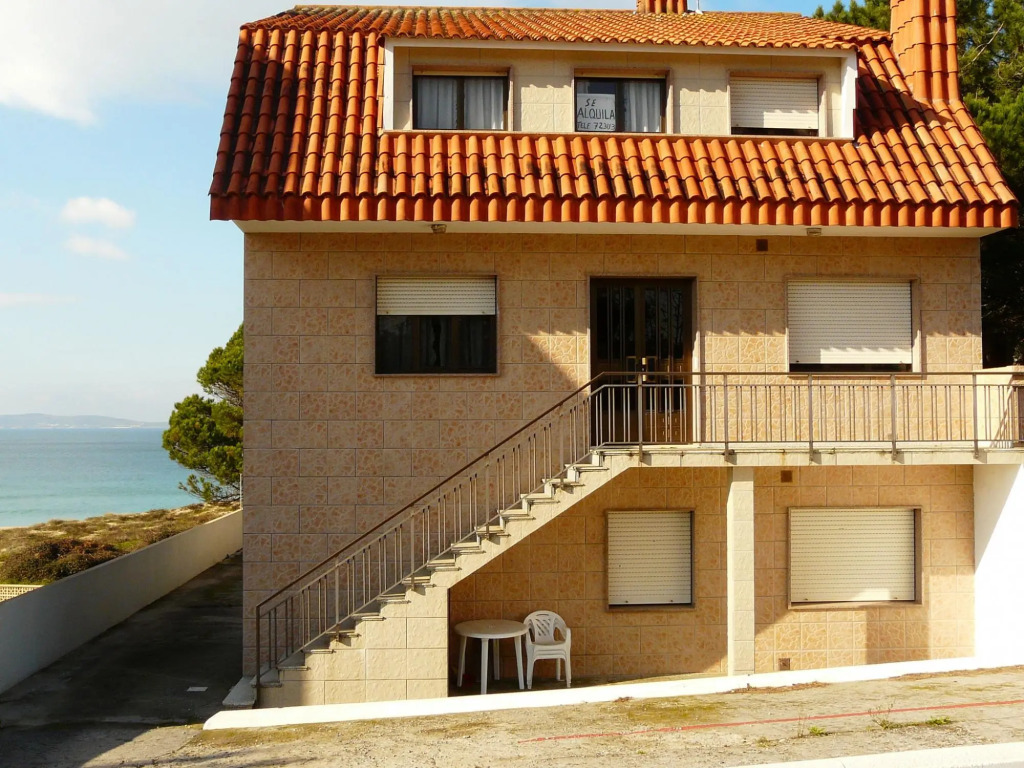 Comfortable Apartment in Sanxenxo with Terrace