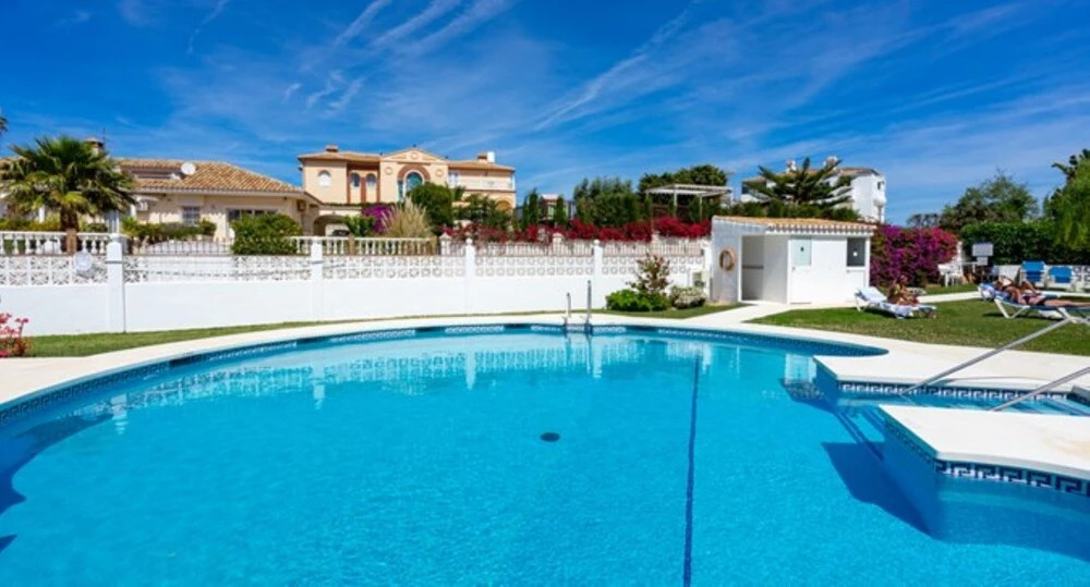 Apartment - 2 Bedrooms with Pool and WiFi - 107875
