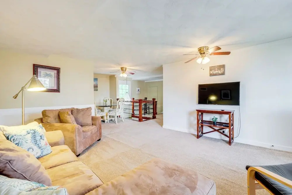 St. Marys Chic: Porch Living & Total Walkability!