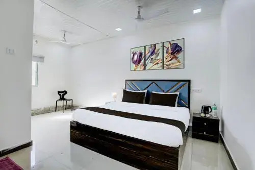 Hotel Moss View by OYO Rooms