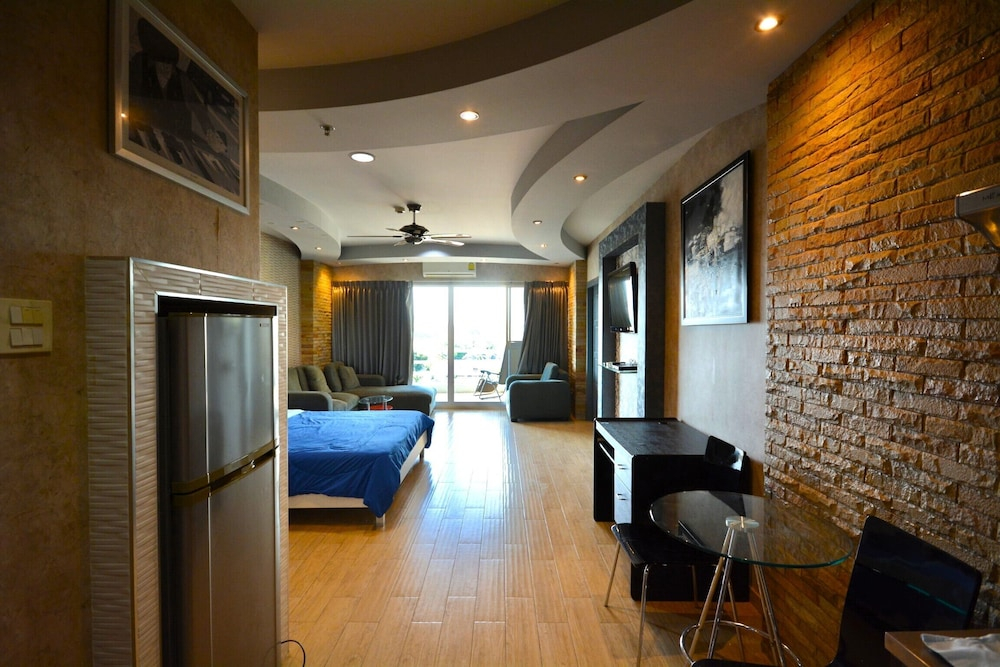 Sea-view Studio With Large Balcony - View Talay 5D