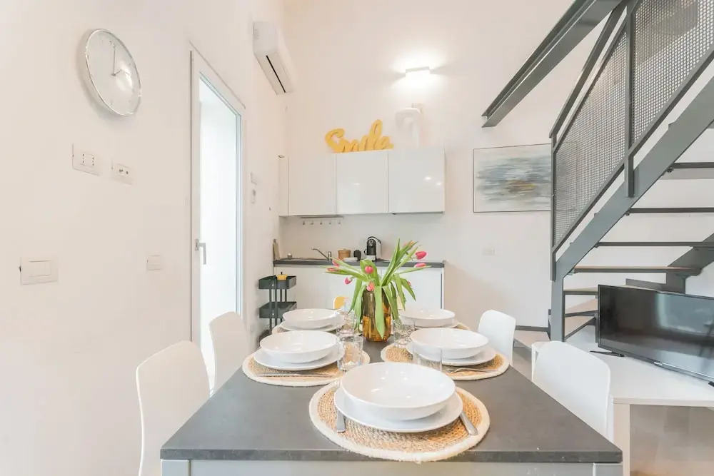 Casa Dani Como Center Parking by Rent All Como