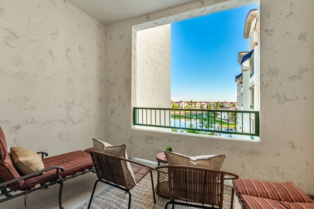 Queen Creek #305 1 Bedroom Condo by Redawning