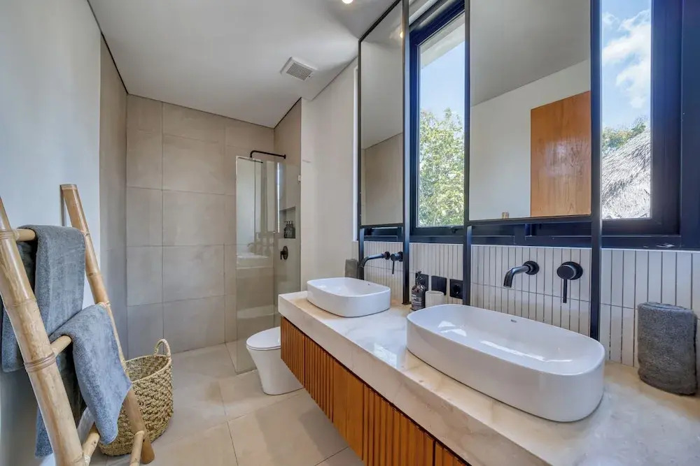 Malvarrosa Stylish 1BR Private Pool Villa Bingin