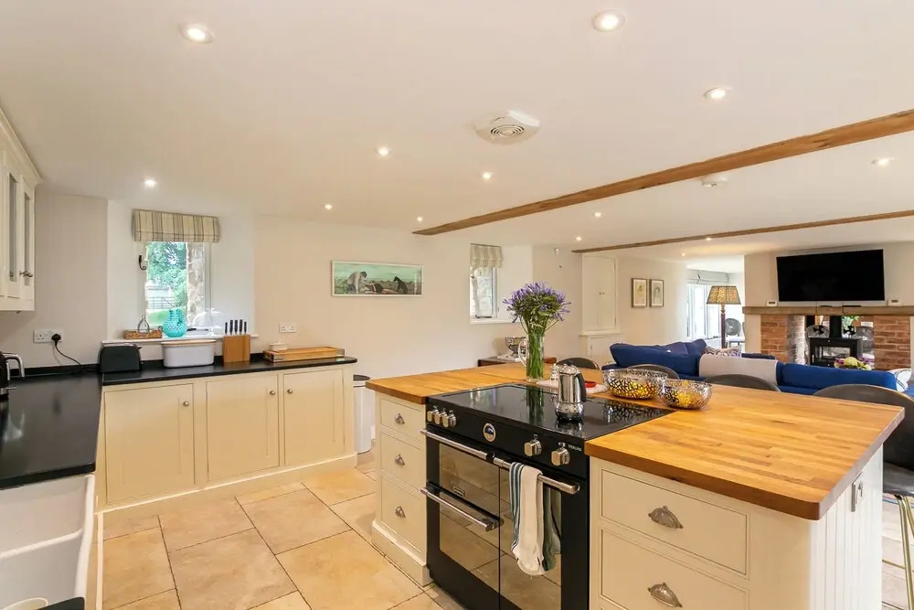 Stunning 4BD Family Home Near Banbury