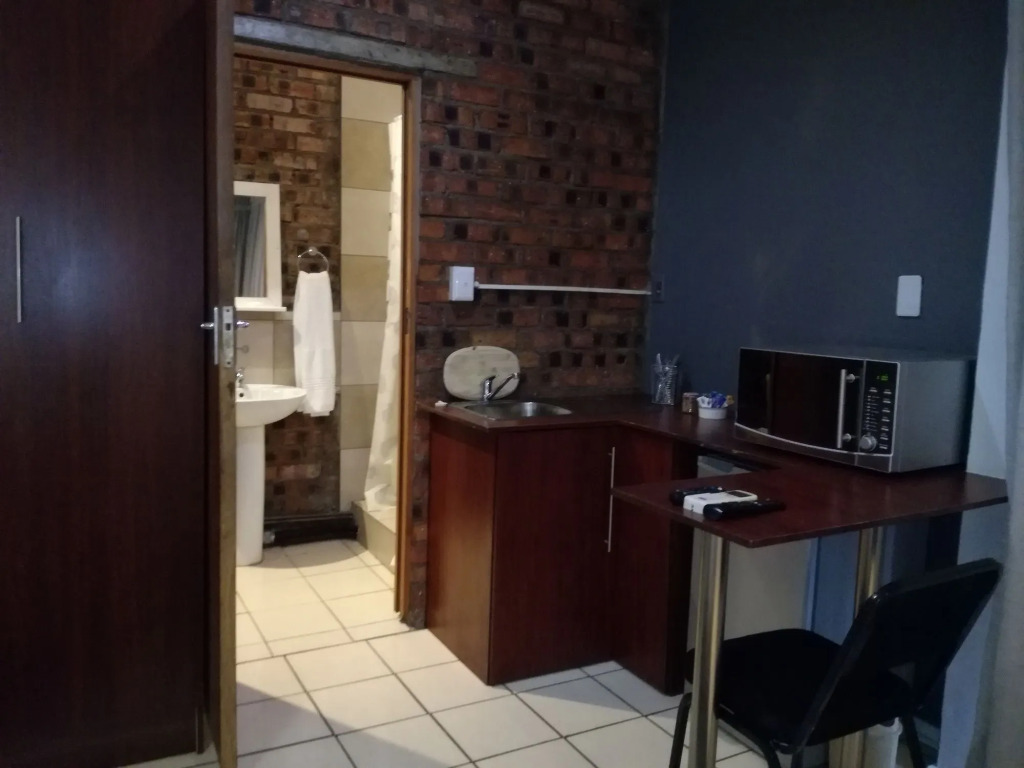 21 On Coetzee Guest House