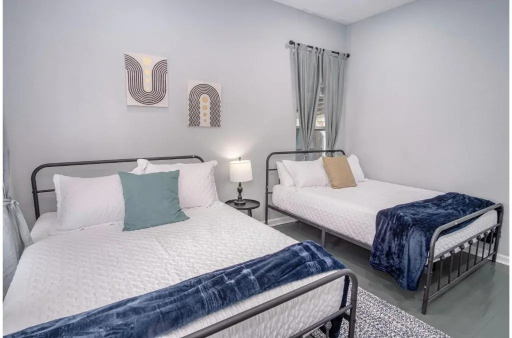 Captivating 4BR 2BA Home Near Awesome Downtown