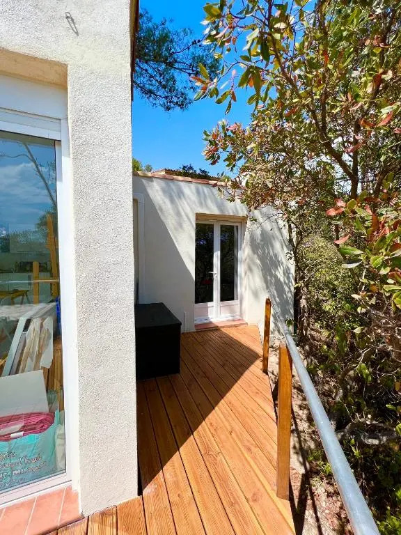 Guest House bedroom Riviera - Private Entrance