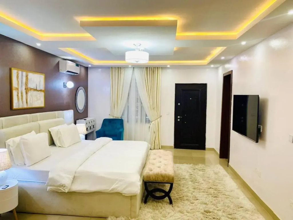 Shortlethomes - 5 Star Short let Apartment in Ikate