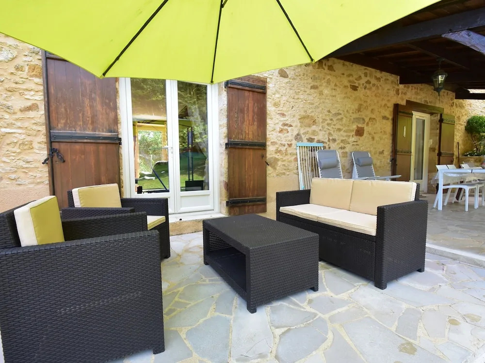 Cozy Holiday Home in Villefranche-du-Perigord with TV