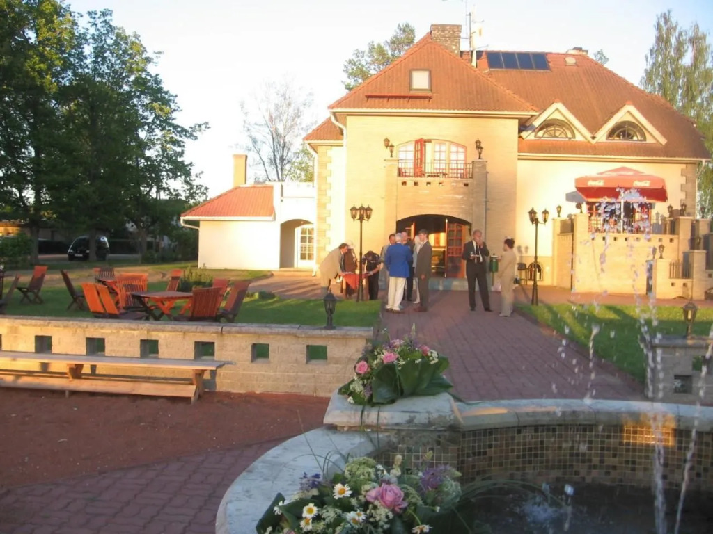Hotell De Tolly