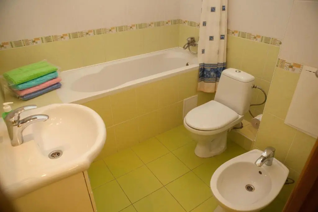 Apartment in 2 Min from Poznyaky Metro Station