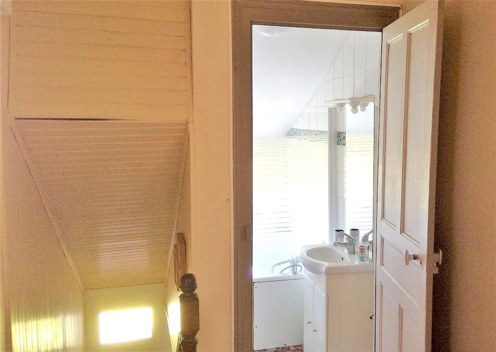 House With 2 Bedrooms in Saint-gildas-de-rhuys, With Enclosed Garden a