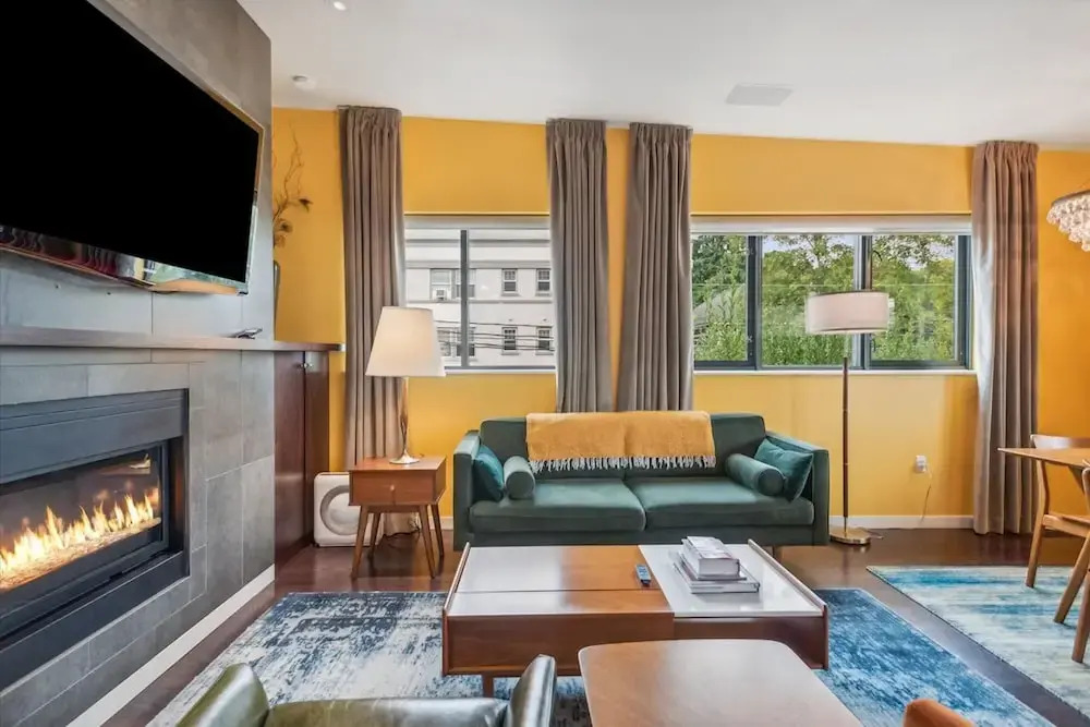 Meadowlark Suite - 201 2b1b