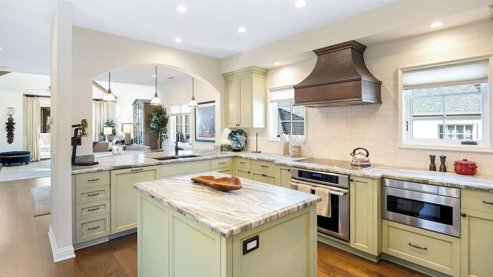 Seventh & Shore Stylish Seal Beach Home w/ Elevator, Fireplace + Bold Design