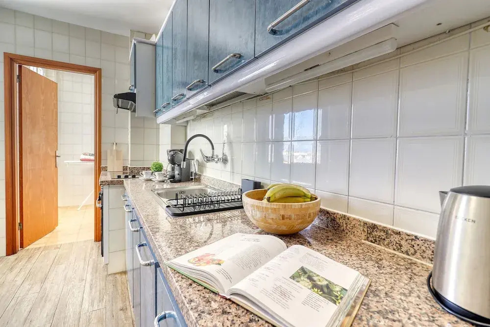 Retreat w Ocean Views Private Parking Ensuite