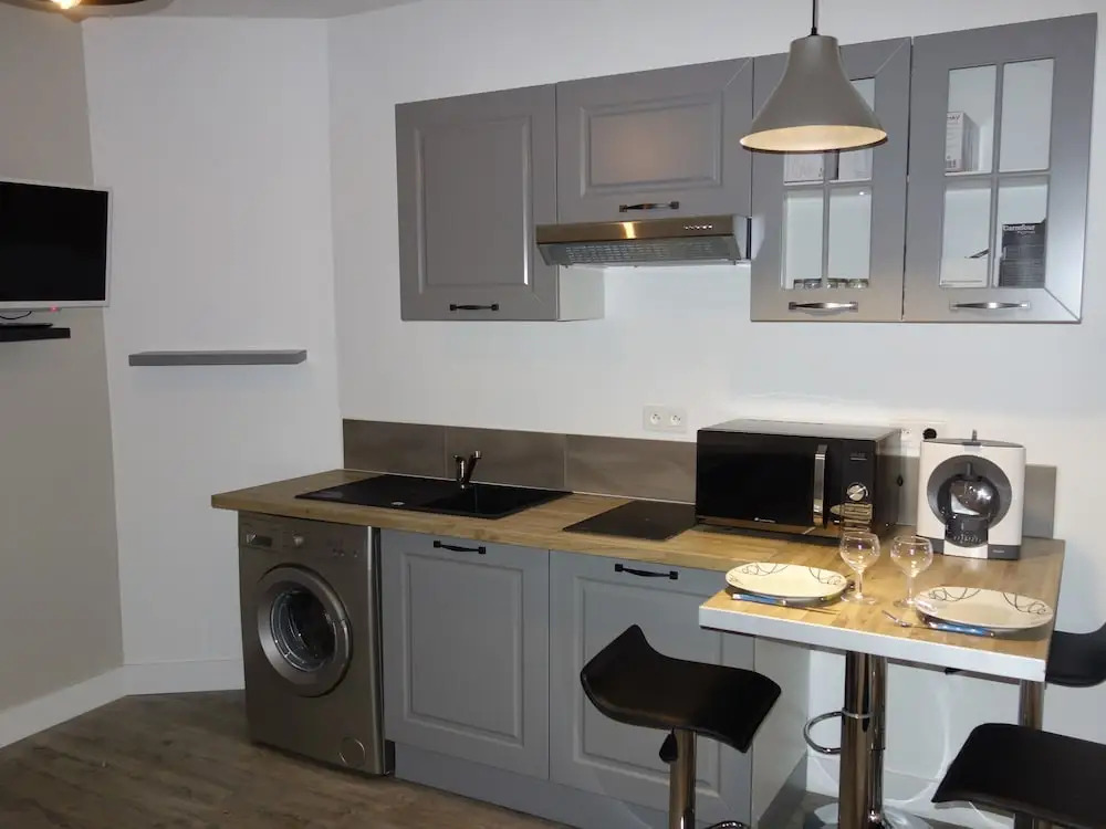 Clermont-ferrand-city-room