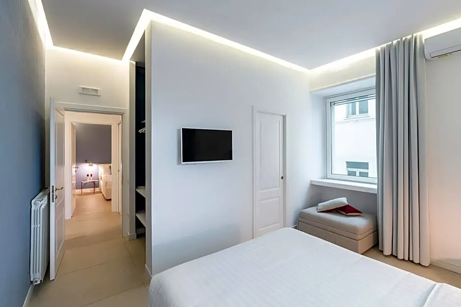 PETIT B&B - in centro a due passi dalla stazione e dai traghetti