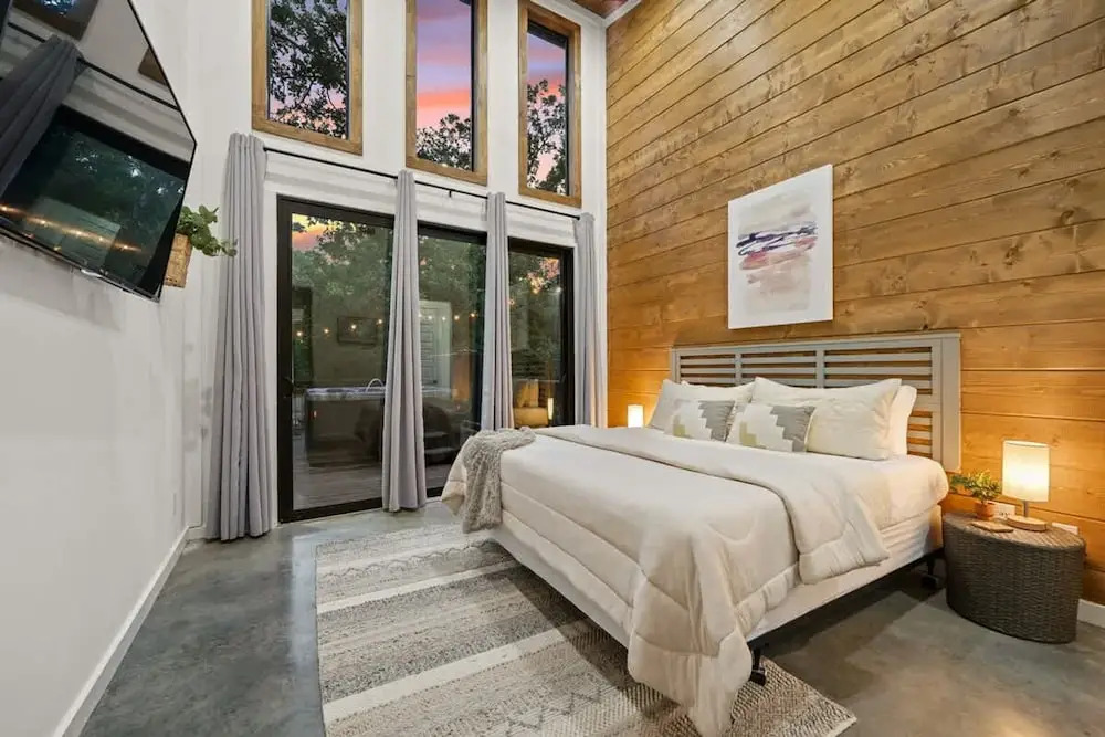 HGTV Cabin- 2 Private Acres -Patio Oasis Dogs OK