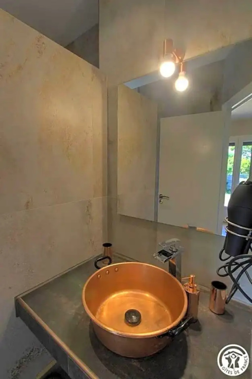 La maison du Bonheur, borne de recharge VE