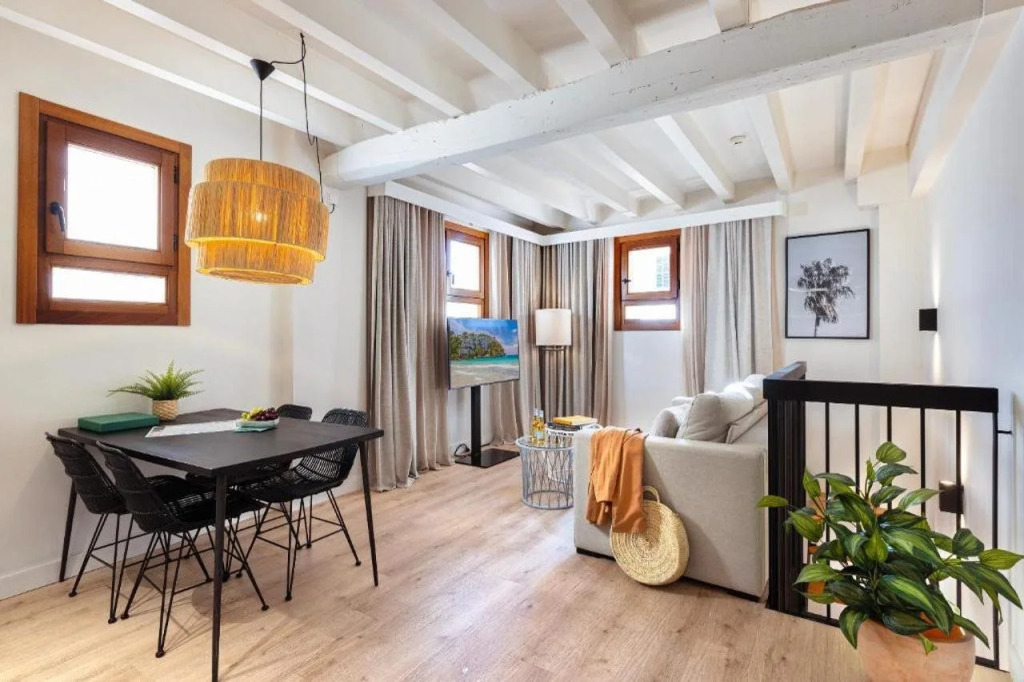 Отель Samaritana Suites