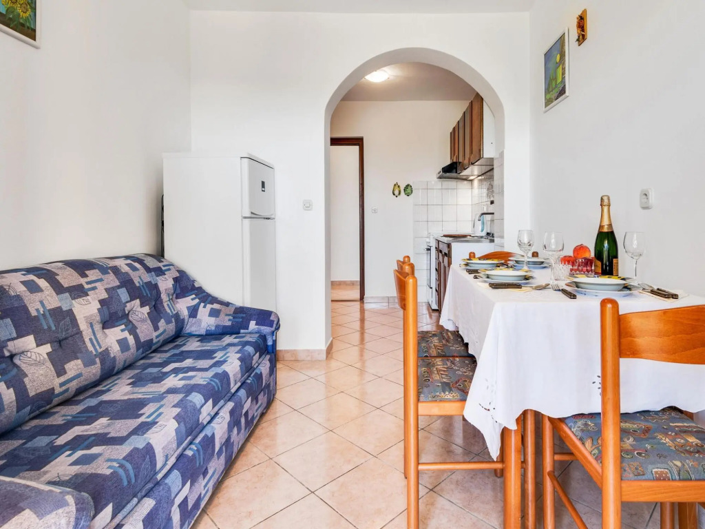Secluded Apartment in Poreč with Garden