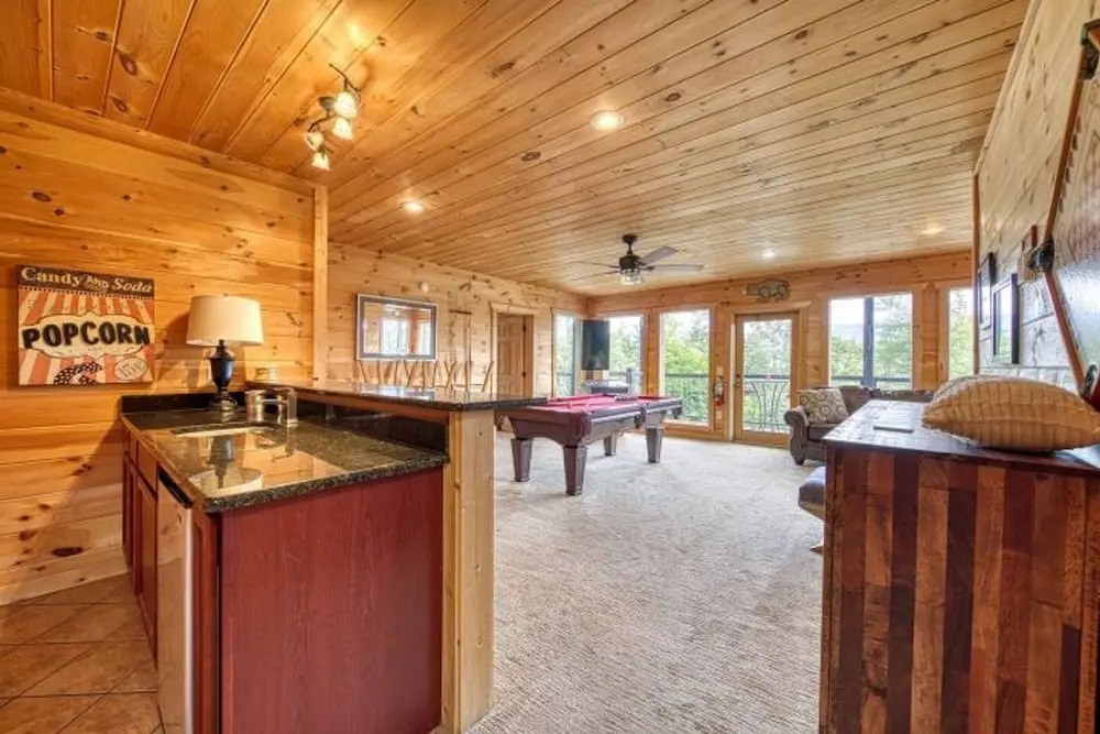 Awe-inspiring Estate w Pool Theater Fire Pit