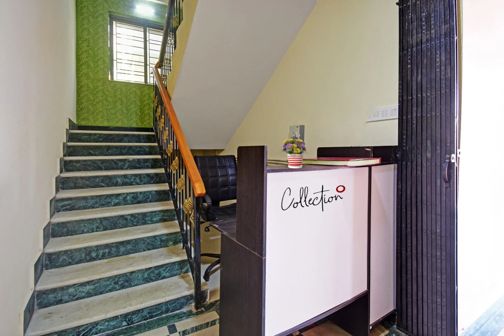 Fabhotel Comfort N Cozy