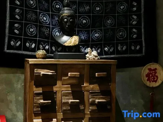 Yixunli Theme Hotel