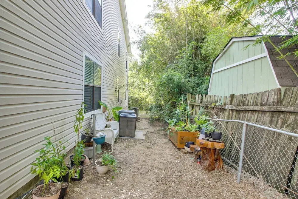 8 Mi to Beaches: Relaxing Retreat in Gulf Breeze