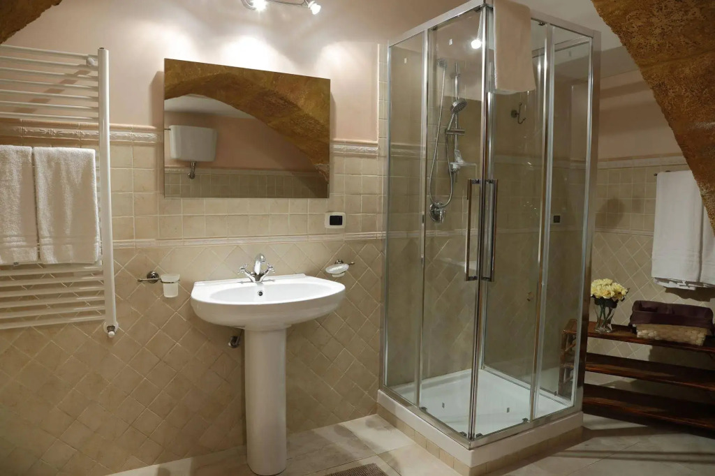 Aura Rooms
