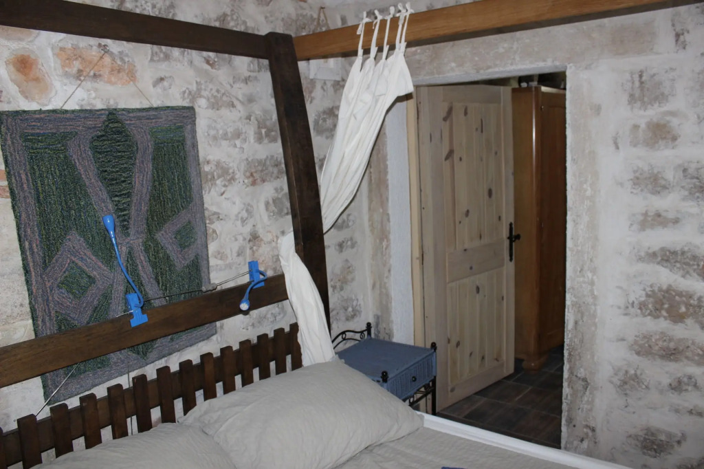 Voltera Apartments in Betina Old Town, with Parking Nearby